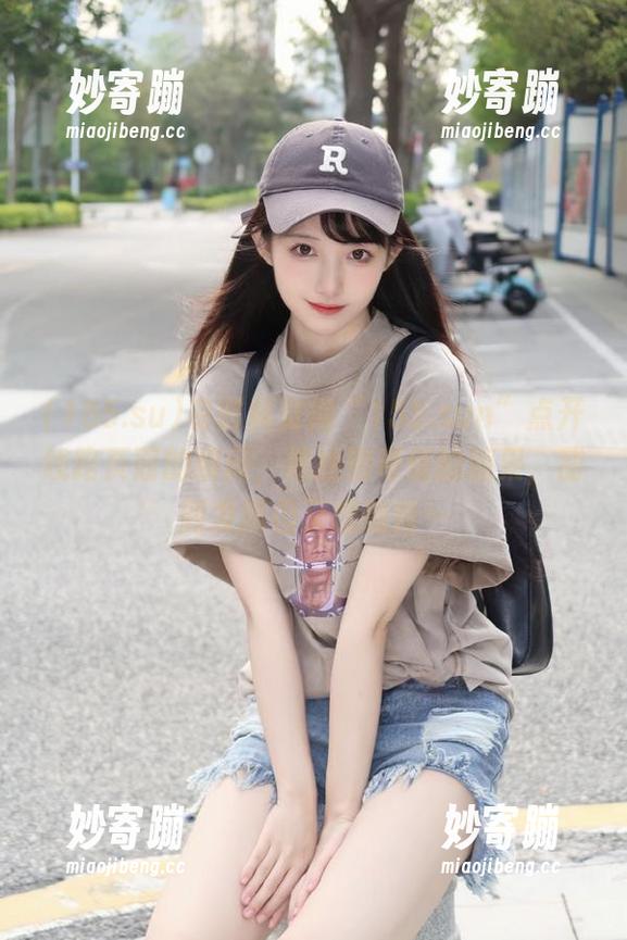 155.su 有时候觉得“155.sun”点开线路页面的瞬间,像捡到奇怪的糖果,甜到发腻但又想倒掉…