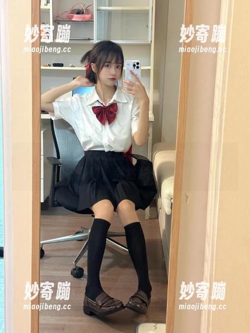 17c吃瓜发布：当你以为一切都平静时，突然意外来袭！