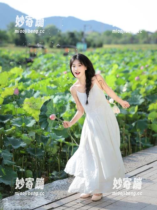 17c吃瓜官网，像极了我的高中同学，爱聊闲事但总是略显不靠谱…