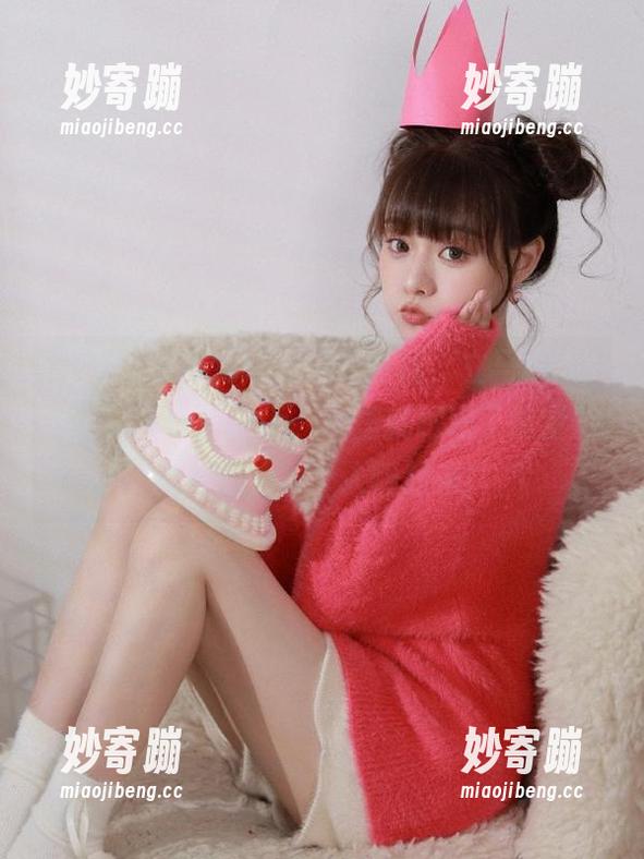 17吃瓜 有劲爆消息的时候,立马刷“17吃瓜com”app,心里就跟喝了能量饮料似的,整个人嗨起来!