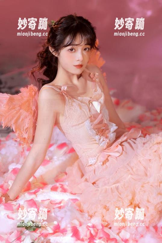 51.fun 注意!cg51.fun更新了最新吃瓜方式,还是那种‘一边吃一边看’的套路。