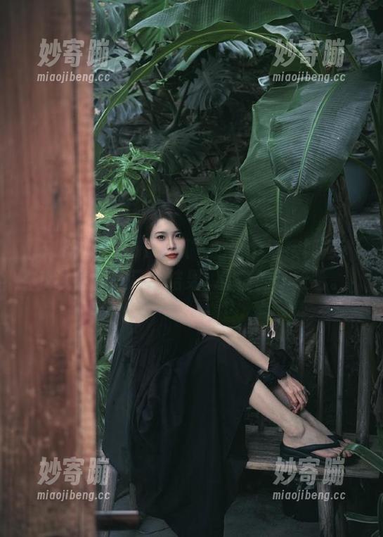“51吃瓜”的这个链接如何？我试着找入口，结果...你懂的，哈哈。