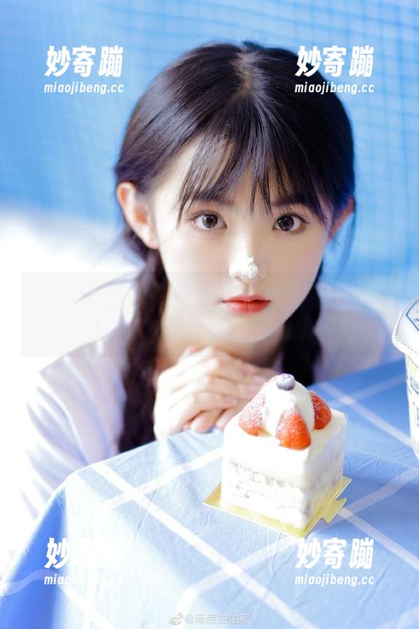 “51吃瓜中心”，今日分享里，瓜里藏着的不只是八卦