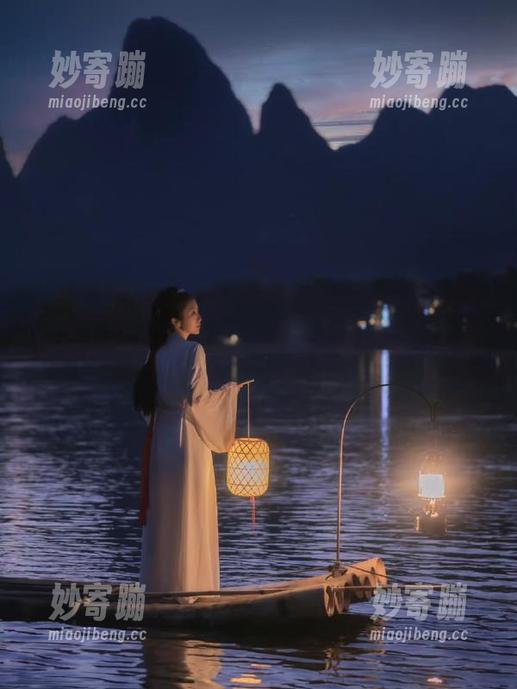 看“51吃瓜中心”的瓜就像收集稀有战利品，别忘了收藏哦，真香！