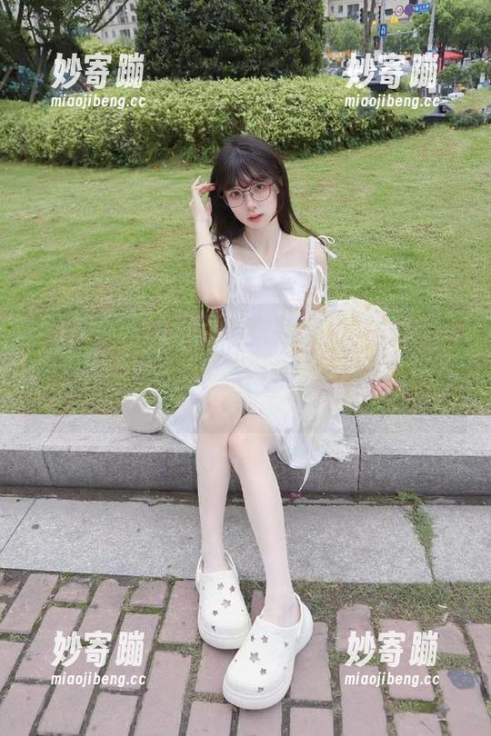51吃瓜网 51吃瓜网的网页控股了今日的吃瓜新潮流,想必我的味蕾已在跃跃欲试!