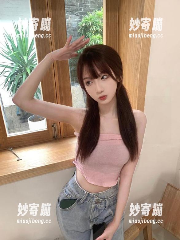 最近在51爆料上被各种瓜炸到，感觉自己真的是永不迷路，瓜田里我是玩家！