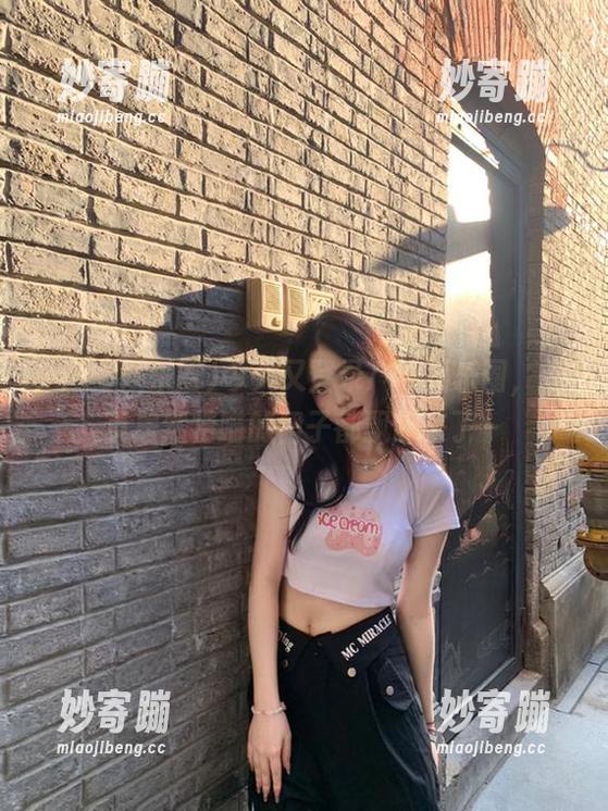 718娱乐圈 今天又登录718娱乐圈,首页居然特喵的裙子都飘起来了~
