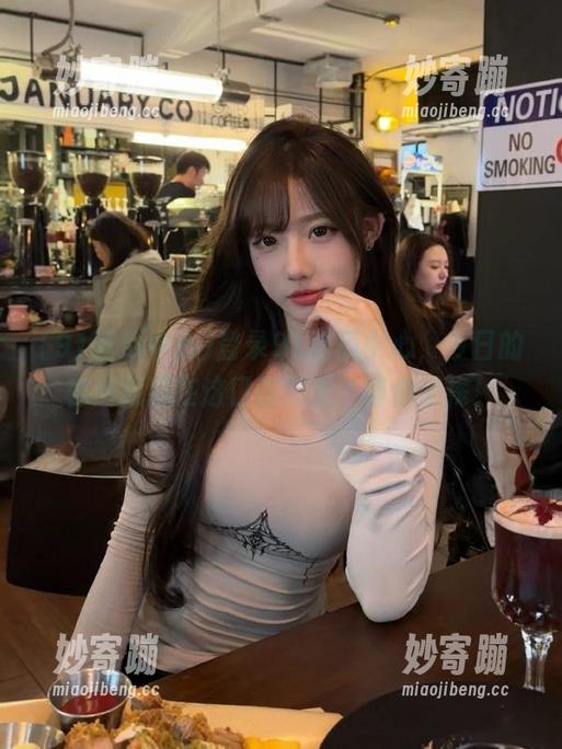 登录91吃瓜中心，今日的秘密就藏在这口甜瓜里，等你来探！