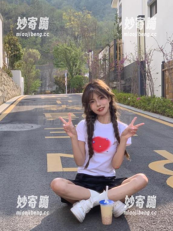 91吃瓜中心导航：先别忙着扔西瓜，今天的瓜好冻！