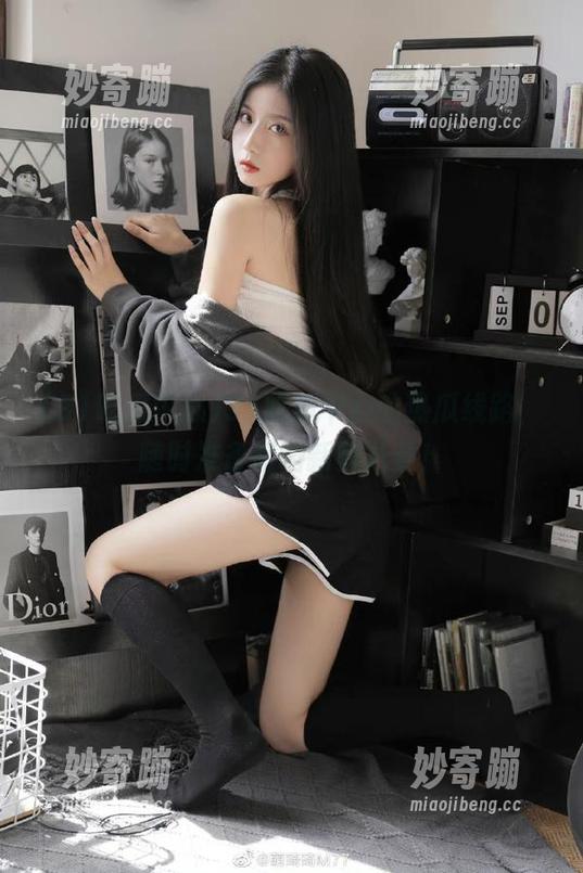 91吃瓜中心的热瓜线路，随时准备咀嚼新鲜八卦！