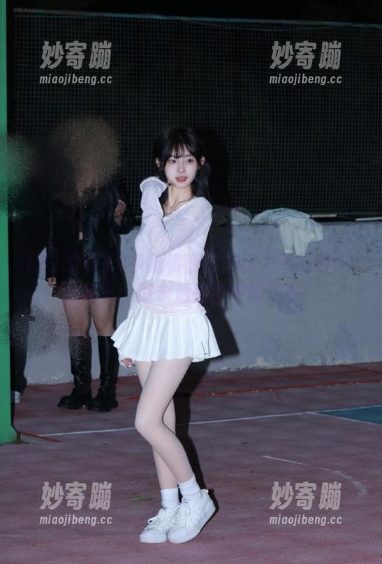 91吃瓜王 争抢资源的外星人不如来91吃瓜王,瓜永远是最好的资源!