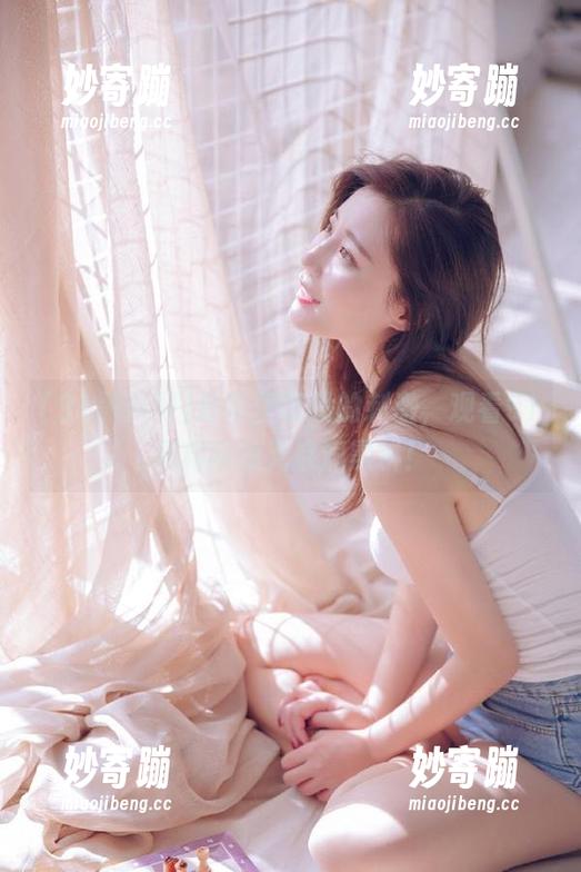 体验壁咚般的刺激，观看91黑料网的无底洞黑料！