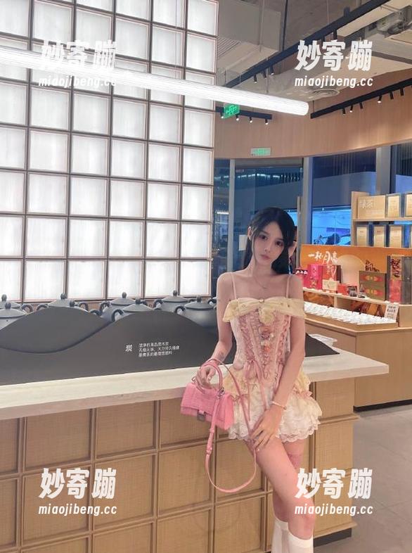 998.su：线路直接连到我的心，里面都是热辣的八卦！