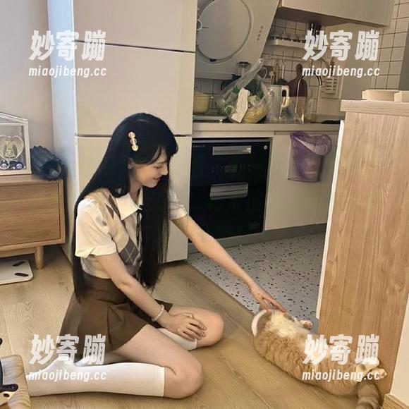 在线观看“五一吃瓜”官网，标签打上“永久”，希望被吃瓜带走的都是开心啊！