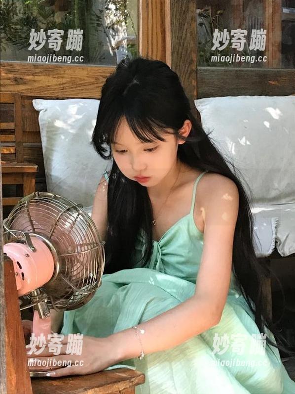 五一吃瓜群众在线，瓜场像是个大型欢乐蹦迪！