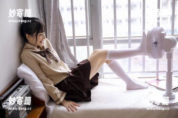 从此不迷路，尽在“吃瓜网app”的瓜田里，跟我走吧！
