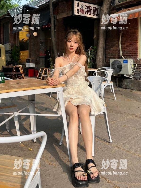 无职无忧的生活，登录吃瓜网任意刷，各种瓜其实还真不怕太深夜啊！