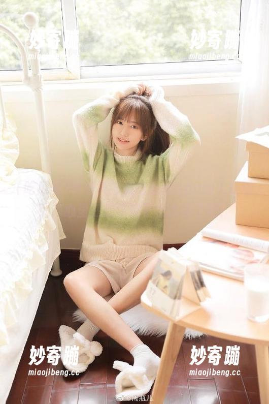 吃瓜网 莫名其妙被吃瓜网app的入口吸引,心里在想这猴子也太迷了吧!