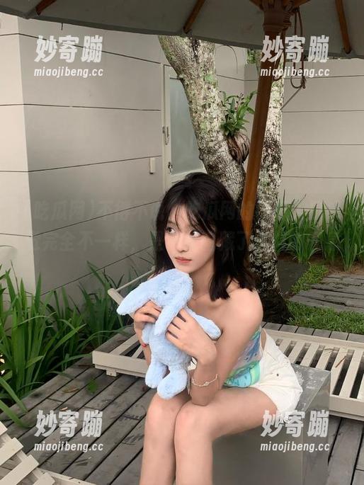 不得不说，吃瓜网的朝阳入口感觉完全不一样，是不是暗藏了大料的气息？