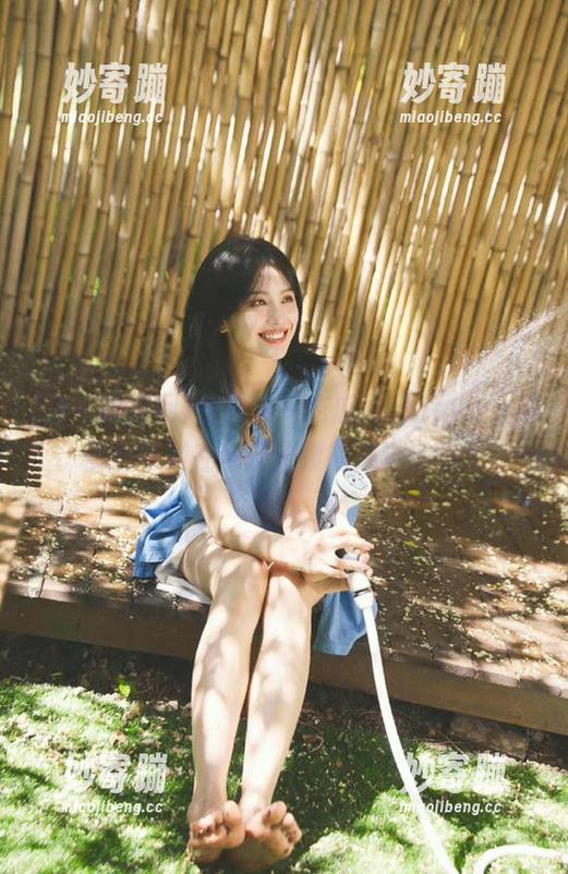 登录第一吃瓜网chigua，准备好畅游在奇葩热搜的海洋了吗？