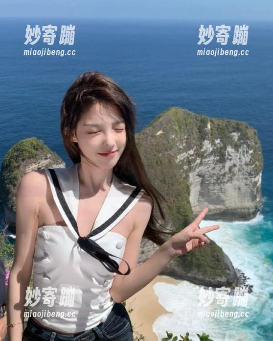 今天的黑料不打烊线路有些奇怪，传送门里像是在洒八卦雨。
