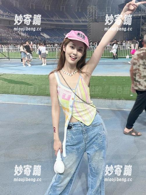 “黑料网”这网站的“黑色幽默”，让我怀疑我可是个长期吃瓜群众～
